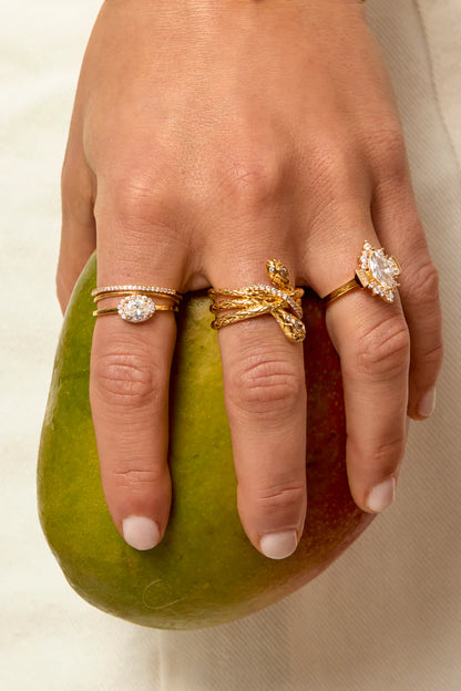 Bague Boa Mya Bay dorée avec deux serpents entrelacés