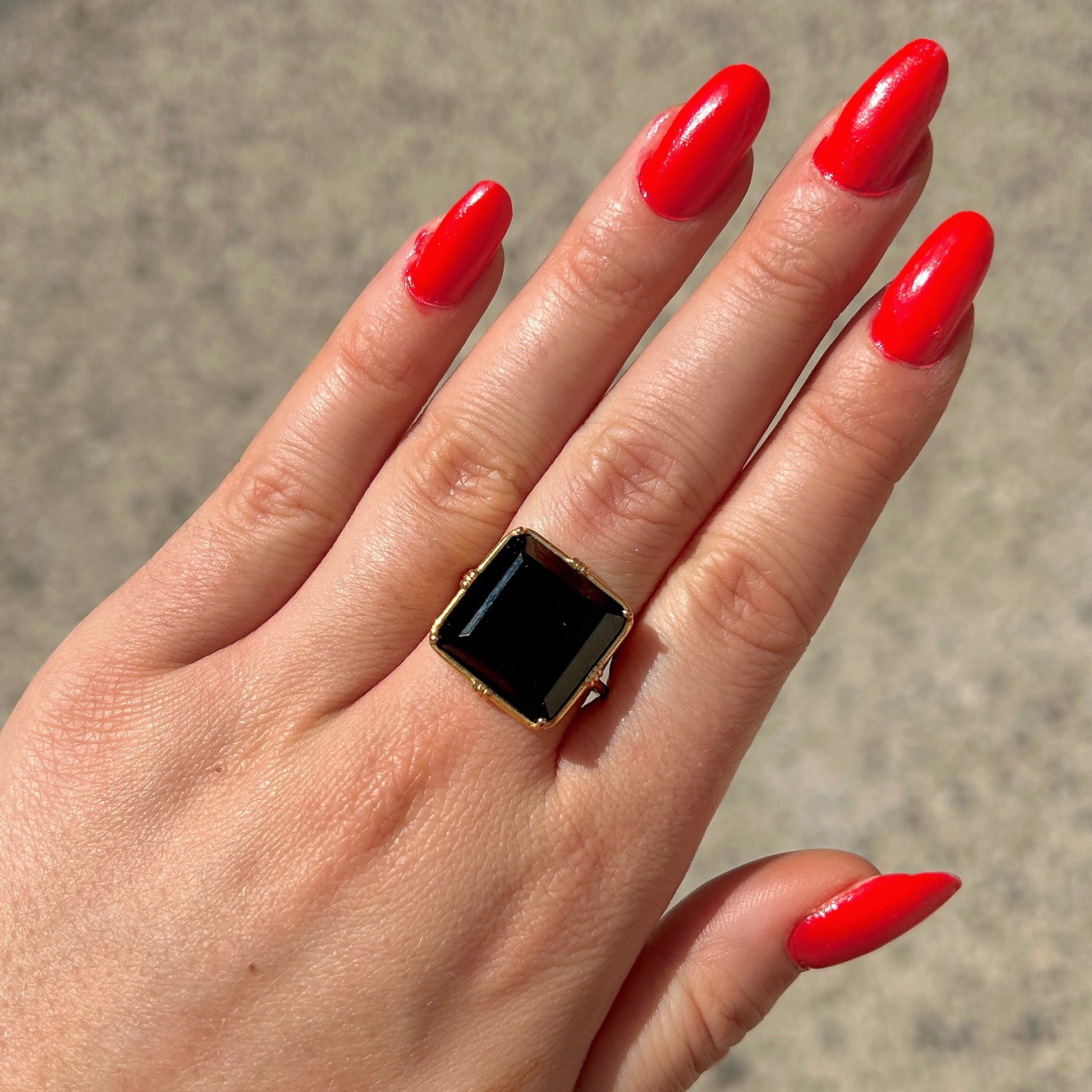 bague-carre-spinellenoire-aufildelo-divinity-sete