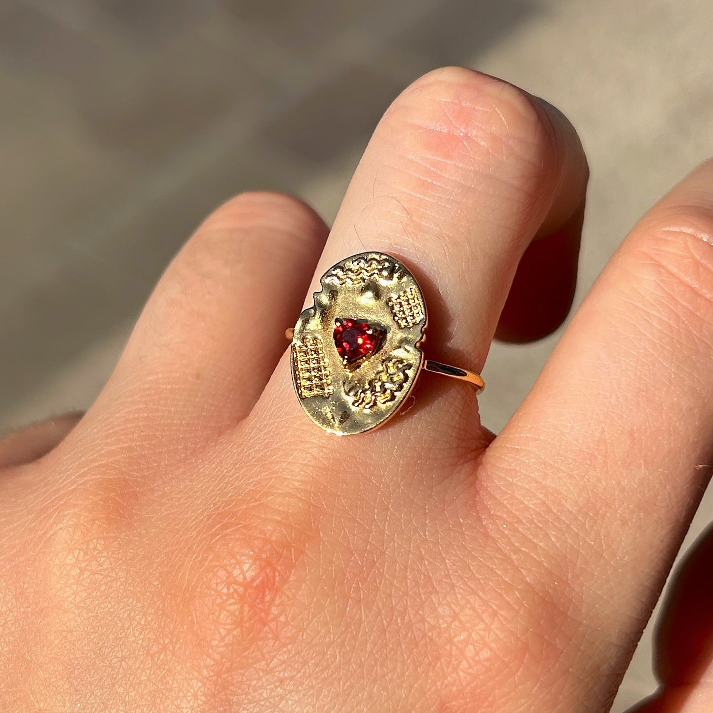 bague-coeur-grenat-aufildelo-divinity-sete