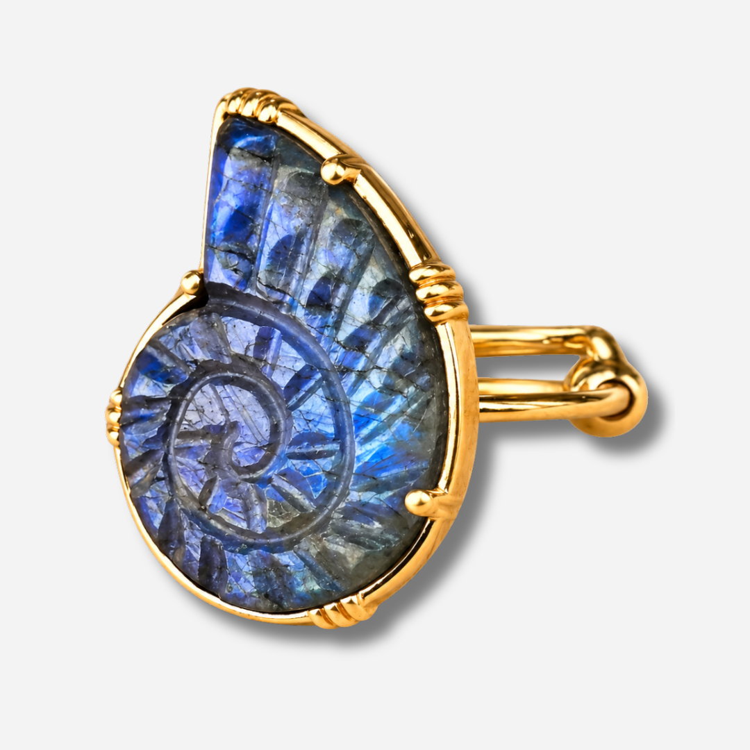 Bague coquillage labradorite Au Fil de Lo pierre naturelle bleue spirale dorée reglable