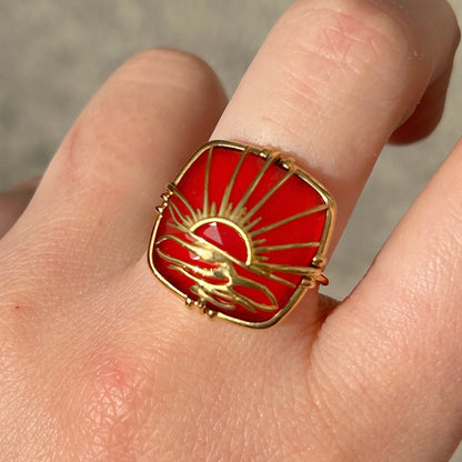 Bague cornaline rouge motif soleil doré Au Fil de Lo