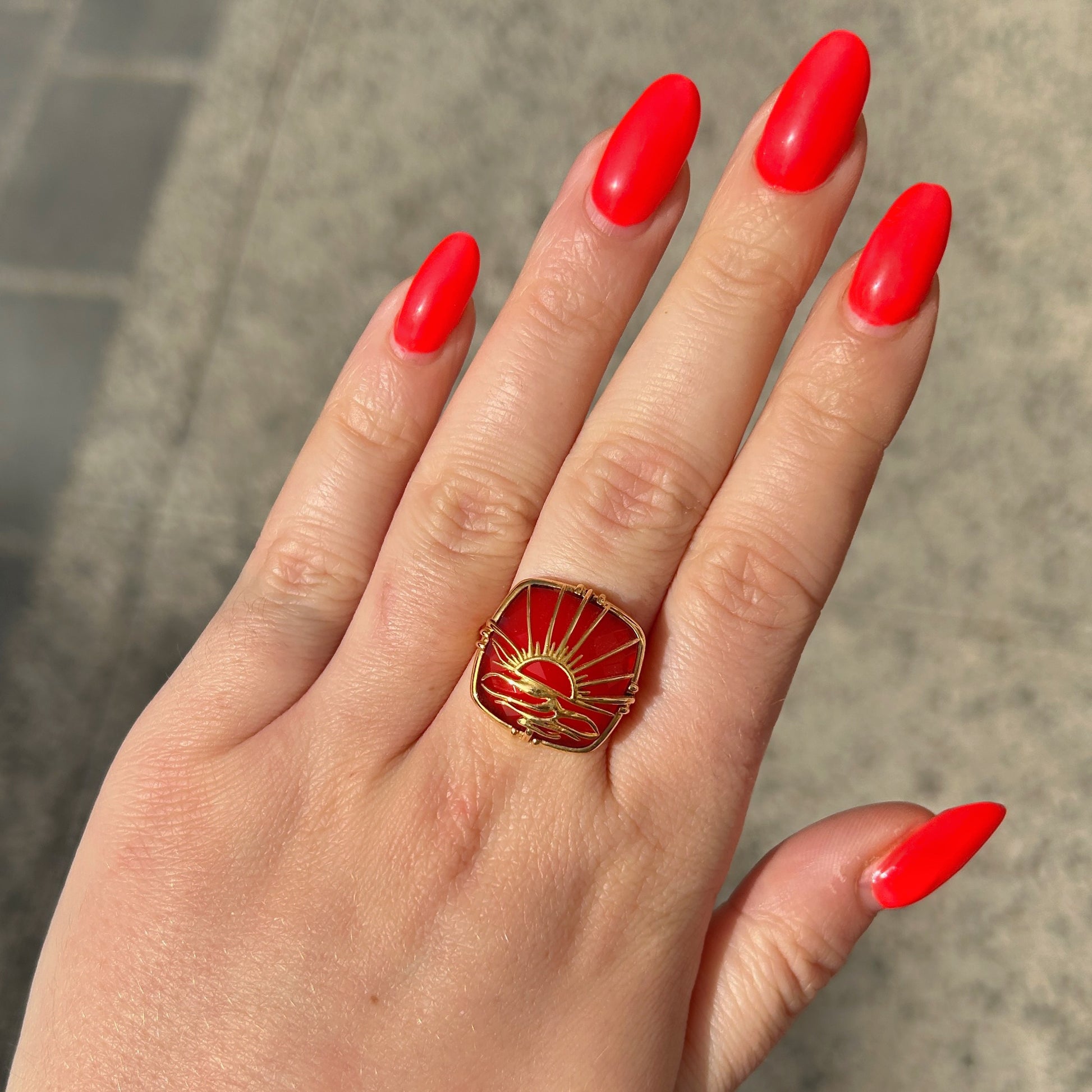 Bague portée cornaline coucher de soleil Au Fil de Lo