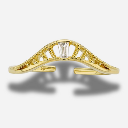 Bague Diana Mya Bay dorée à ligne courbe sertie de cristaux