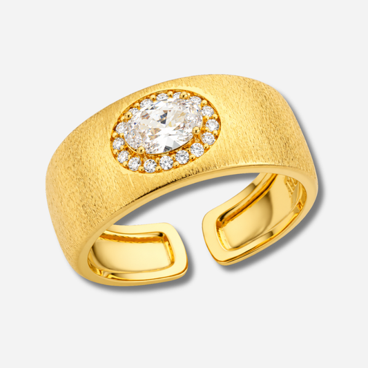 Bague Dynasty Cuff Mya Bay dorée large cristal central pavé