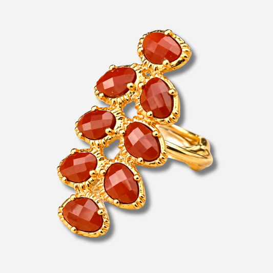 Bague Épi Au Fil de Lo en spinelle rouge facettée et monture dorée – Divinity Sète