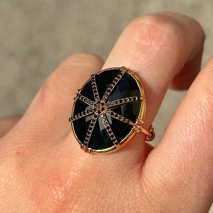 Bague spinelle noire facettée motif étoile zircons Au Fil de Lo