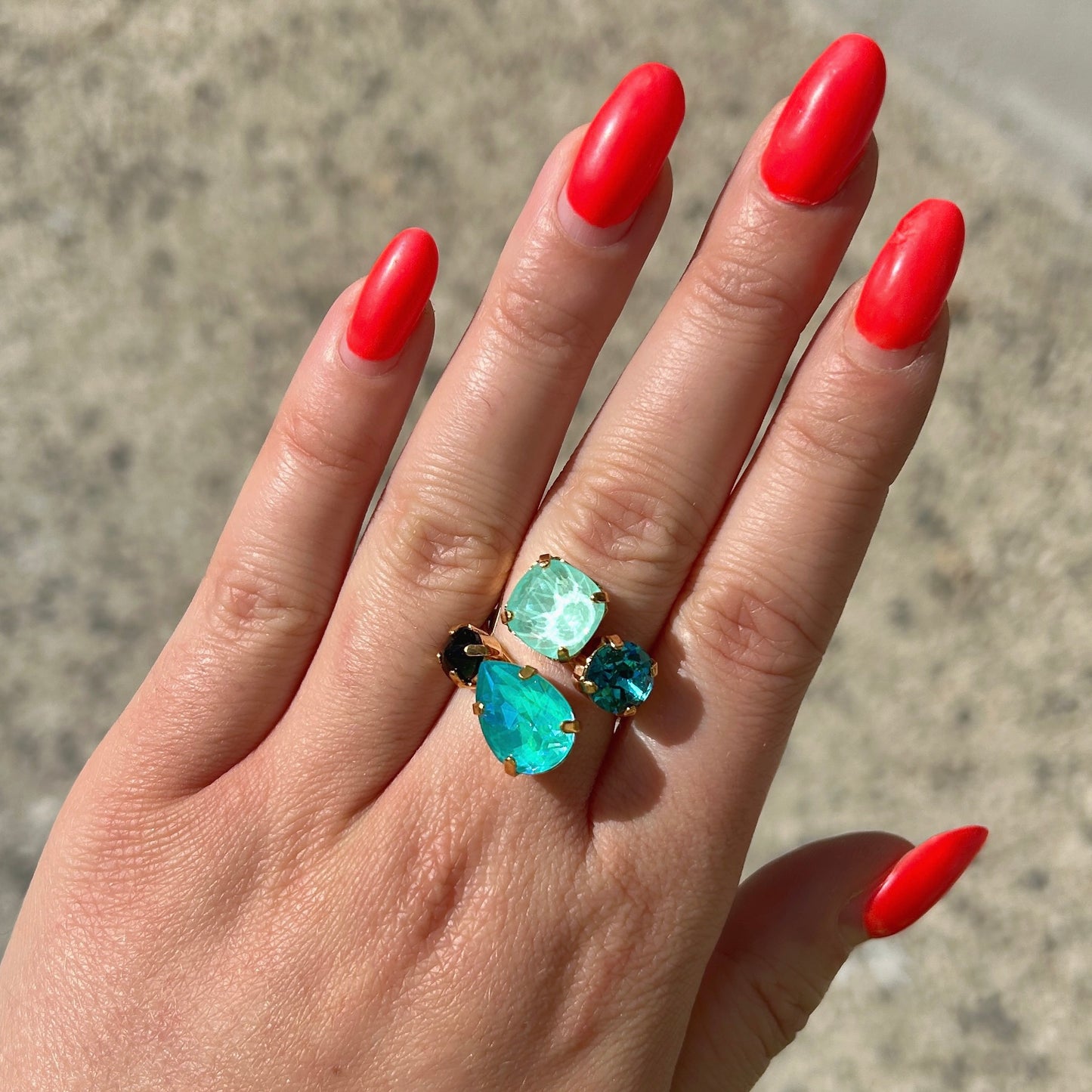 Bague Faria Bora portée Crézus