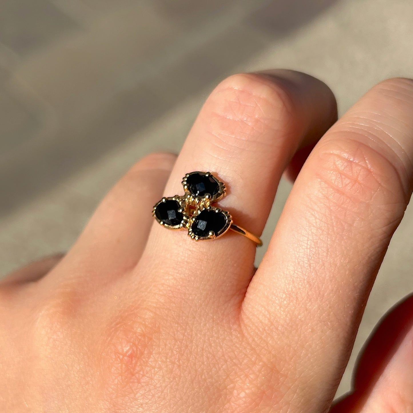 bague-grappe-sipnellenoir-aufildelo-divinity-sete