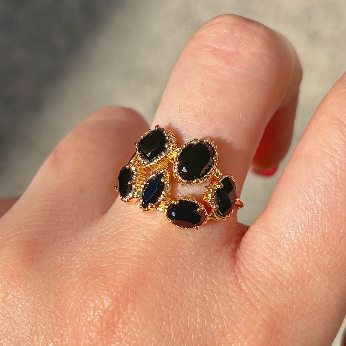 Bague pierre noire volumineuse grappe Au Fil de Lo