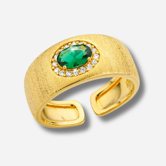 Bague Green Dynasty Cuff Mya Bay dorée pierre verte ovale pavée