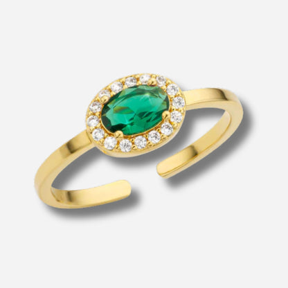 Bague Green Dynasty Mya Bay dorée pierre verte ovale pavée de cristaux
