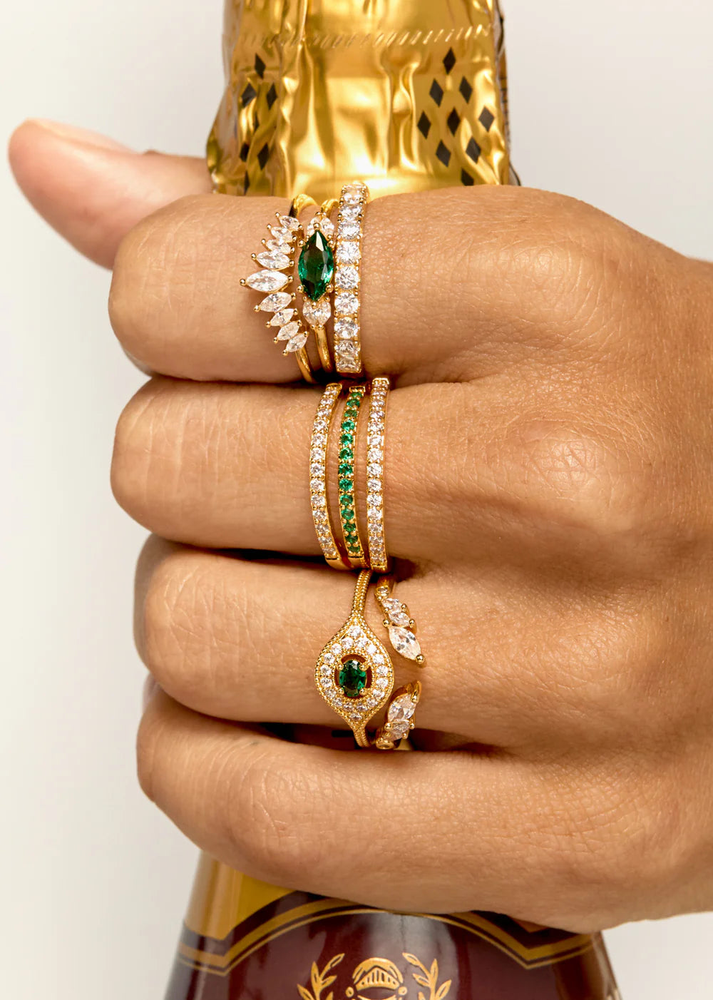 Détail du motif œil pierre verte de la bague Green Majestic Eye Mya Bay