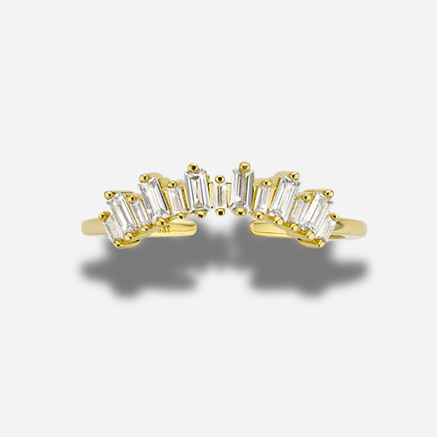 Bague Kelly Mya Bay dorée en forme de couronne graphique sertie de cristaux