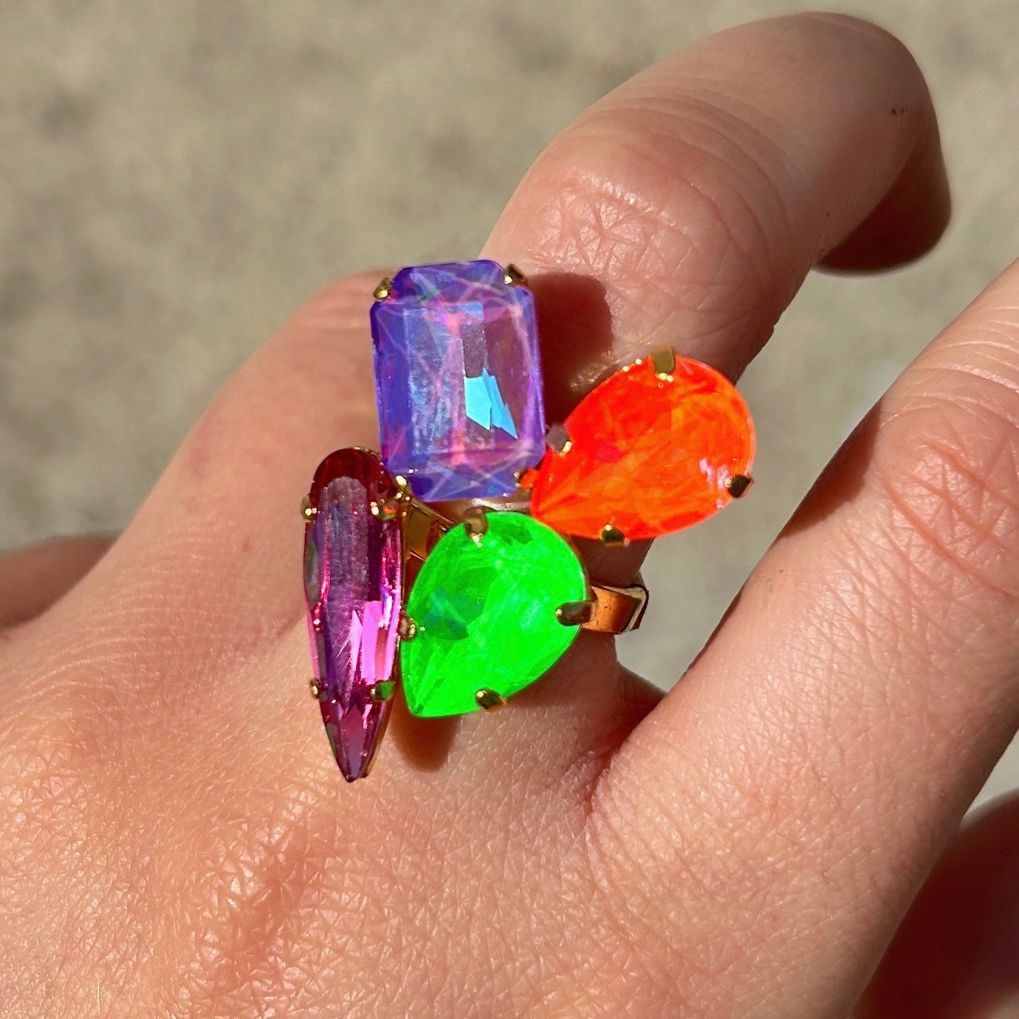 Bague multicolore fluo Crézus dorée