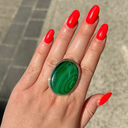 Bague malachite portée argent 925