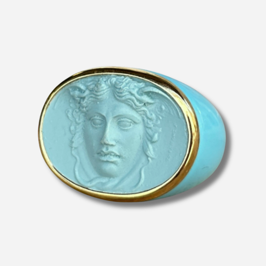 Bague Médusa bleu ciel Grandtour Collection visage relief bleu contour doré