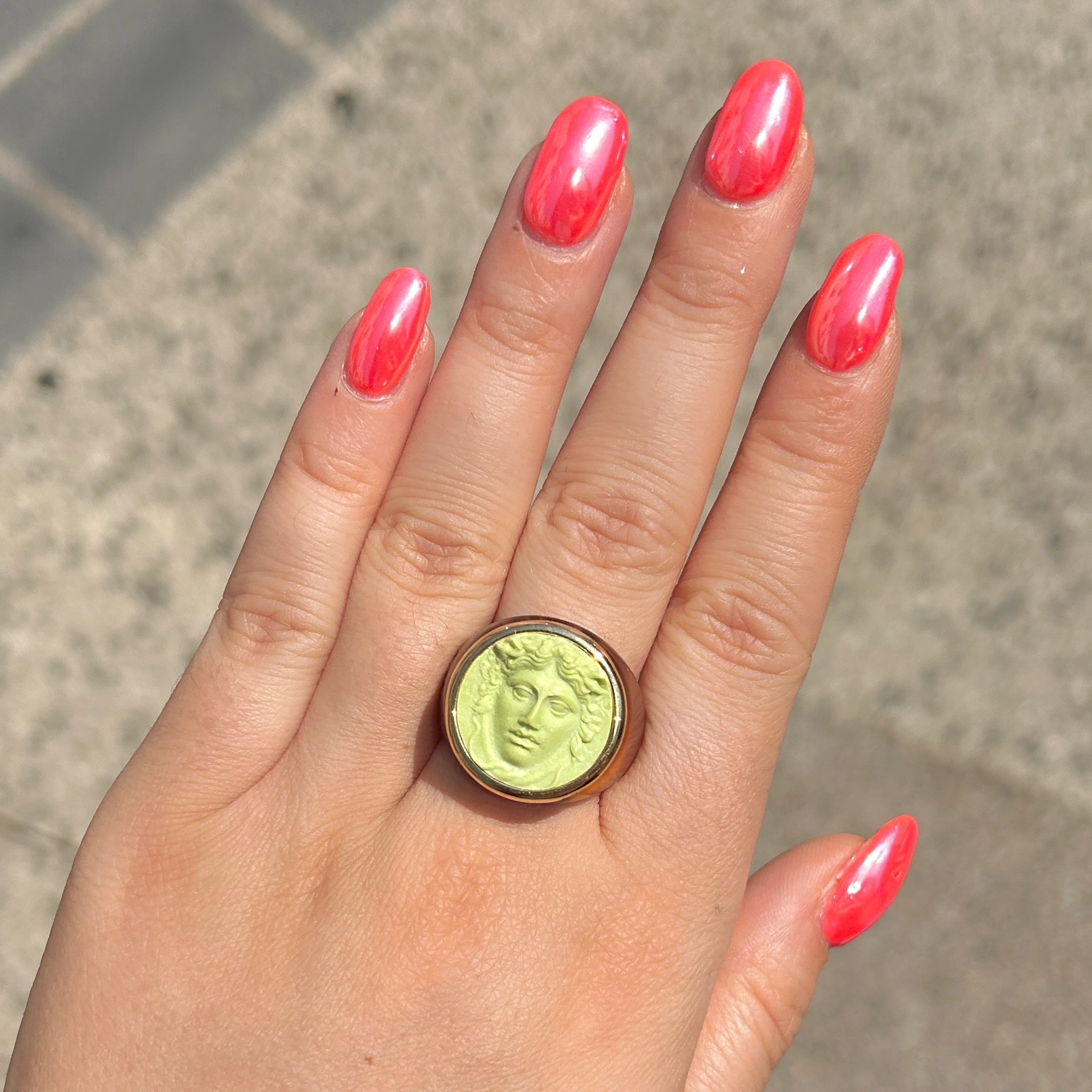 bague-medusa-marronpistache-grandtourcollection-divinity-sete