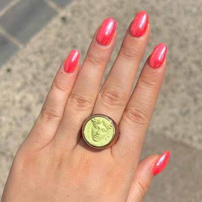 bague-medusa-marronpistache-grandtourcollection-divinity-sete