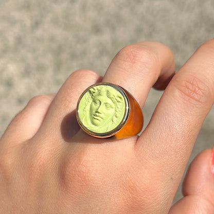 bague-medusa-marronpistache-grandtourcollection-divinity-sete