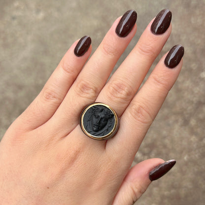 bague-medusa-noir-grandtour-divinity-sete