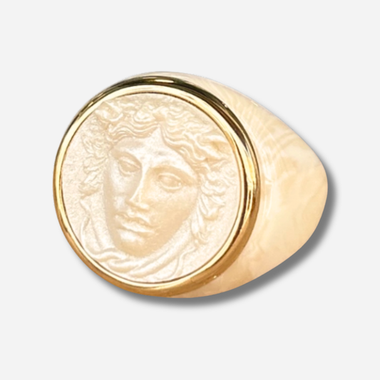 Bague Médusa ronde ivoire Grandtour Collection visage relief ivoire doré