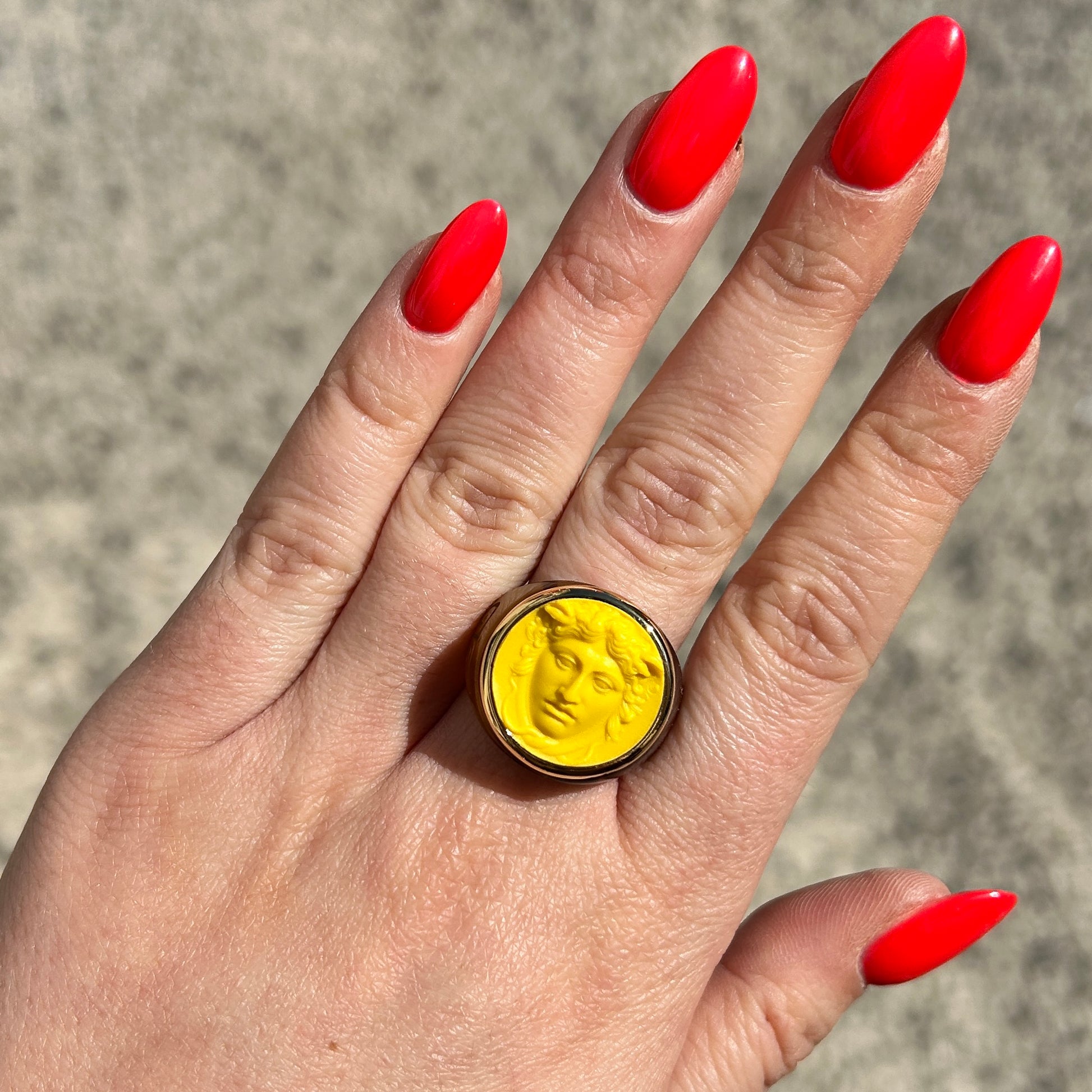 Bague Medusa jaune ronde Grandtour Collection