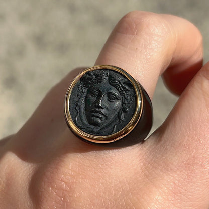 Bague Medusa noire ronde Grandtour Collection