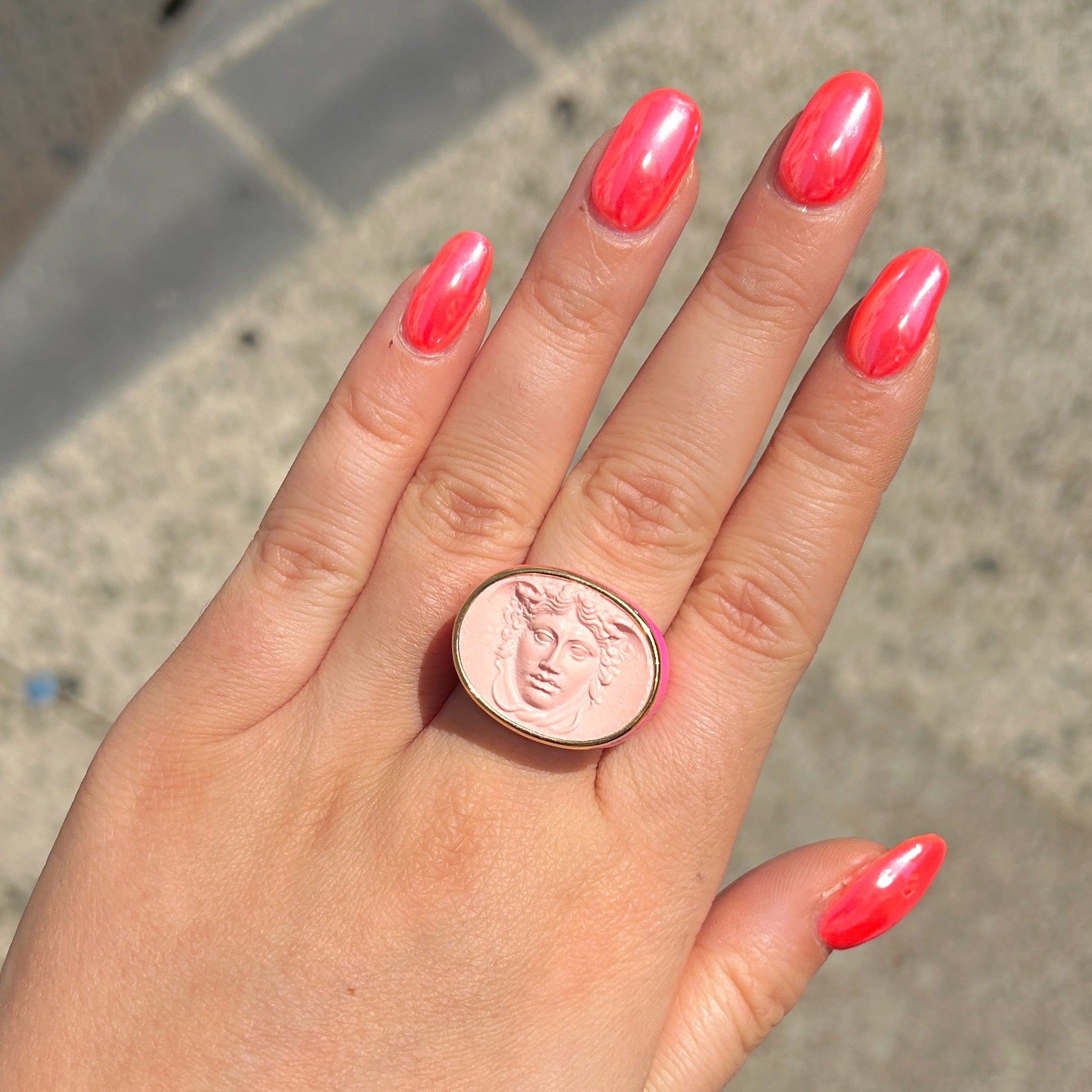 bague-medusa-rose-grandtourcollection-divinity-sete