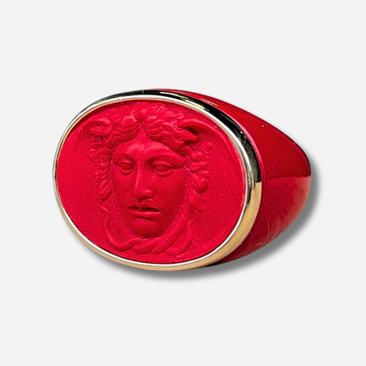 Bague Médusa rouge Grandtour Collection visage relief rouge doré