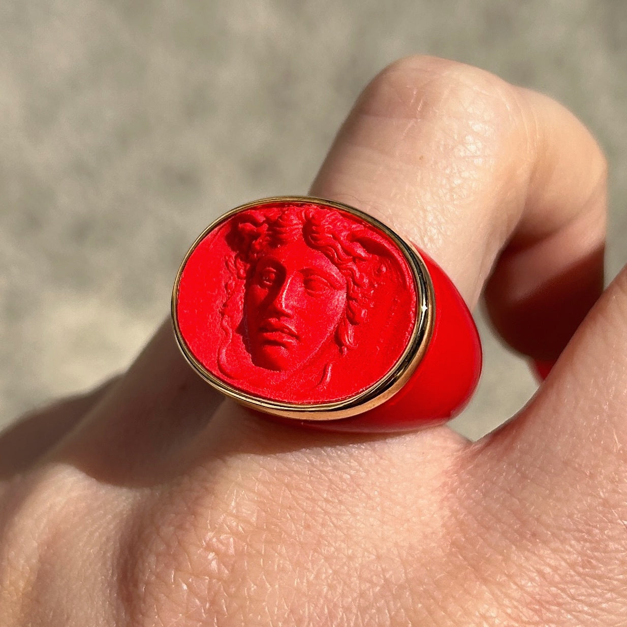 Bague Medusa rouge intense Grandtour Collection