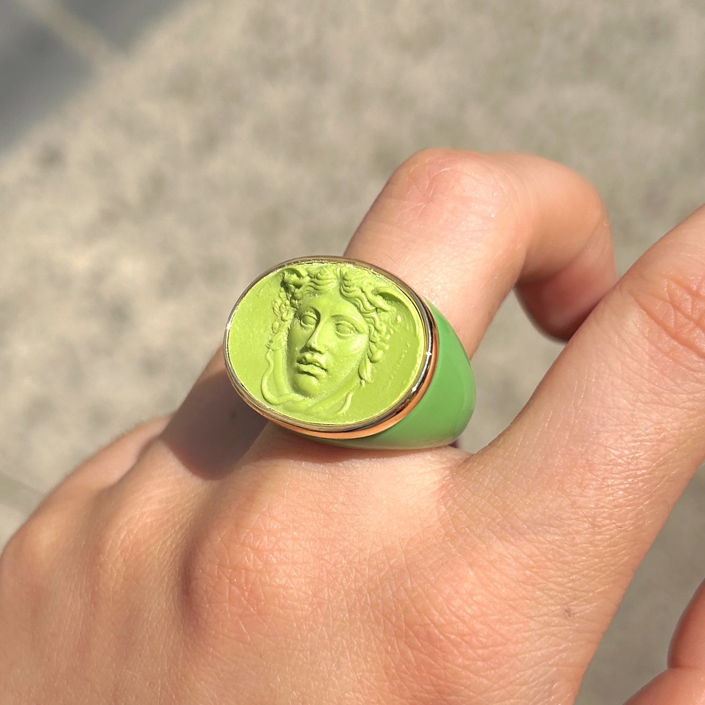 bague-medusa-vert-grandtourcollection-divinity-sete