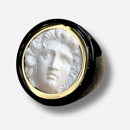 Bague Médusa XXL blanc noir Grandtour Collection effet camee doré visage relief