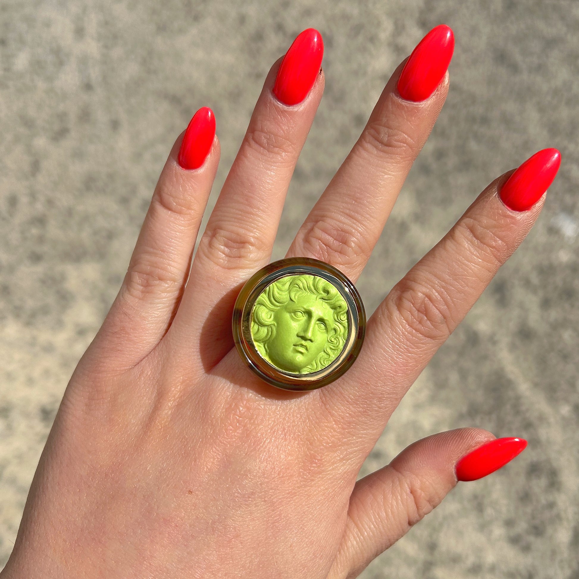 Bague Medusa vert doré style tendance femme