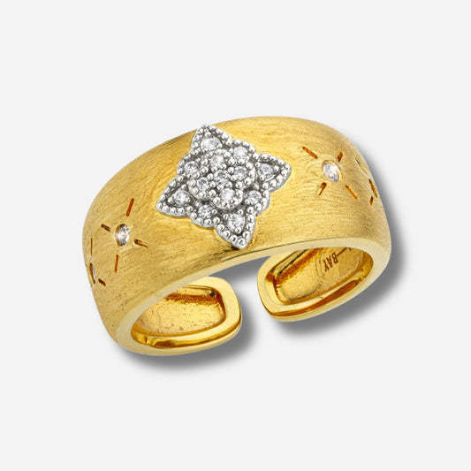 Bague Mira Cuff Mya Bay dorée avec étoile pavée de cristaux