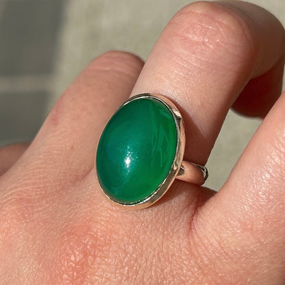 Bague onyx vert portée argent 925 femme