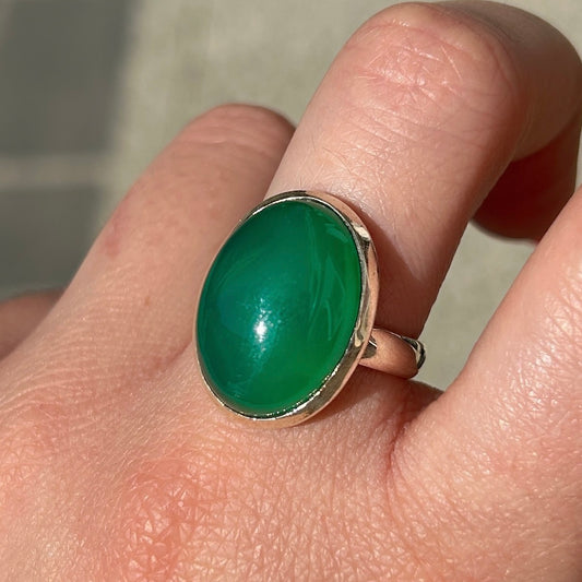 Bague onyx vert portée argent 925 femme