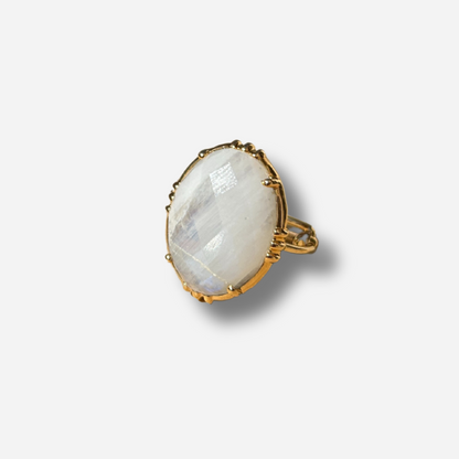 bague-ovale-labradoriteblanche-aufildelo-divinity-sete