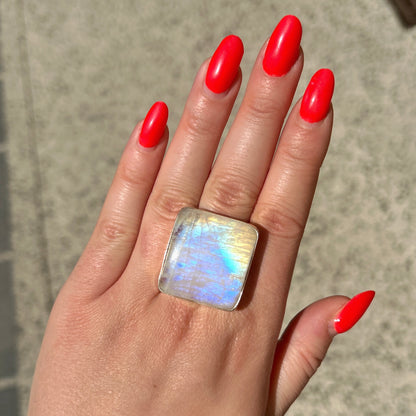 Bague pierre de lune carré argent 925 reflets bleu doré