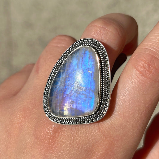 Bague pierre de lune forme goutte irrégulière femme