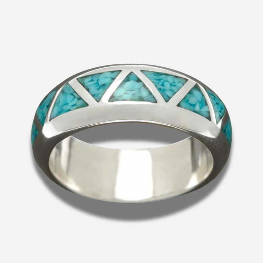 Bague Harpo R160 en argent avec incrustations de turquoise géométriques réalisées selon la technique artisanale Chip Inlay inspirée de l’art Navajo.