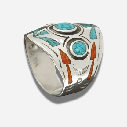 Bague Harpo R186 en argent massif réalisée selon la technique Chip Inlay avec incrustations de turquoise et corail inspirées de l'art Navajo.