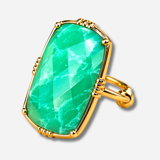 Bague Rectangle GM Au Fil de Lo en chrysoprase verte naturelle facettée et monture dorée – Divinity Sète