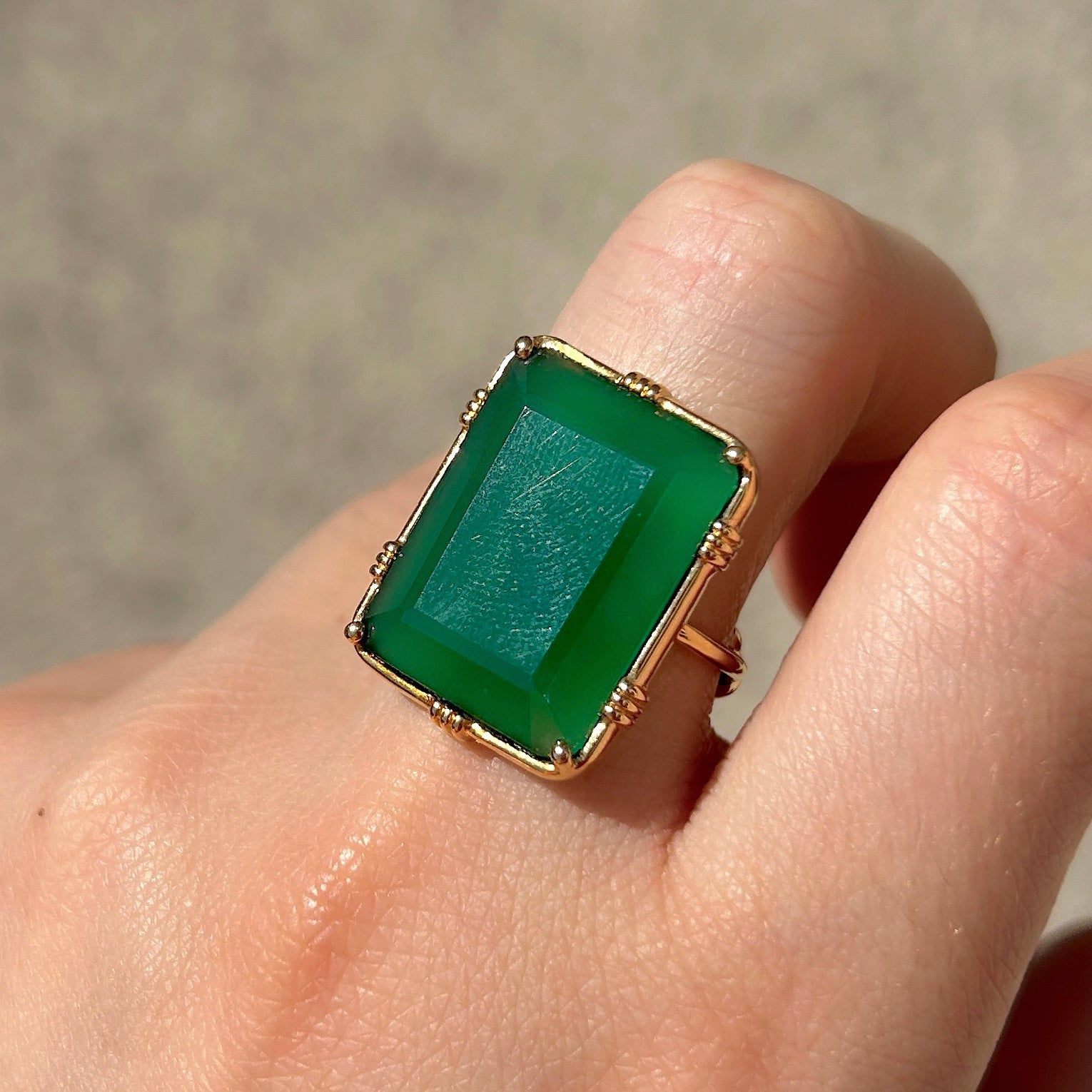 bague-rectangle-onyxvert-aufildelo-divinity-sete