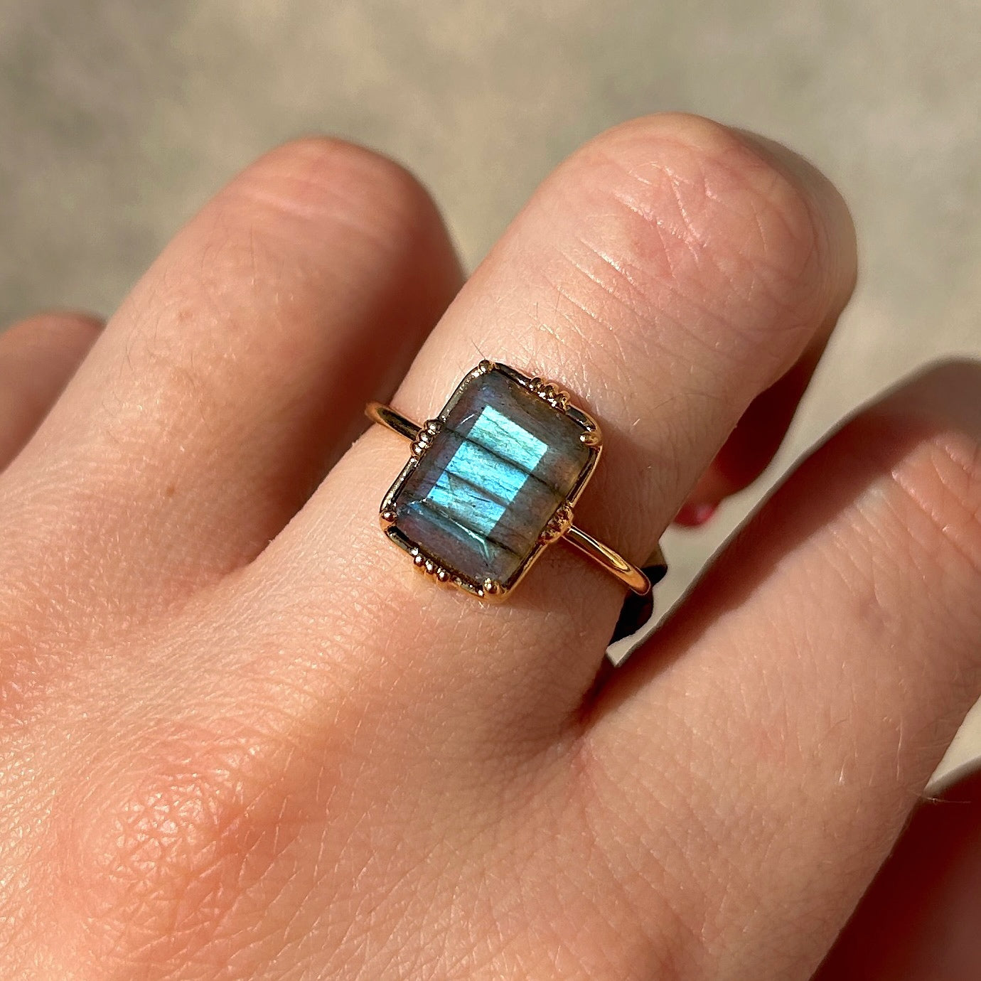 bague-rectangle-pm-labradorite-aufildelo-divinity-sete