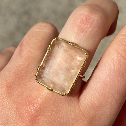 Bague quartz rutile inclusions dorees pierre naturelle elegante