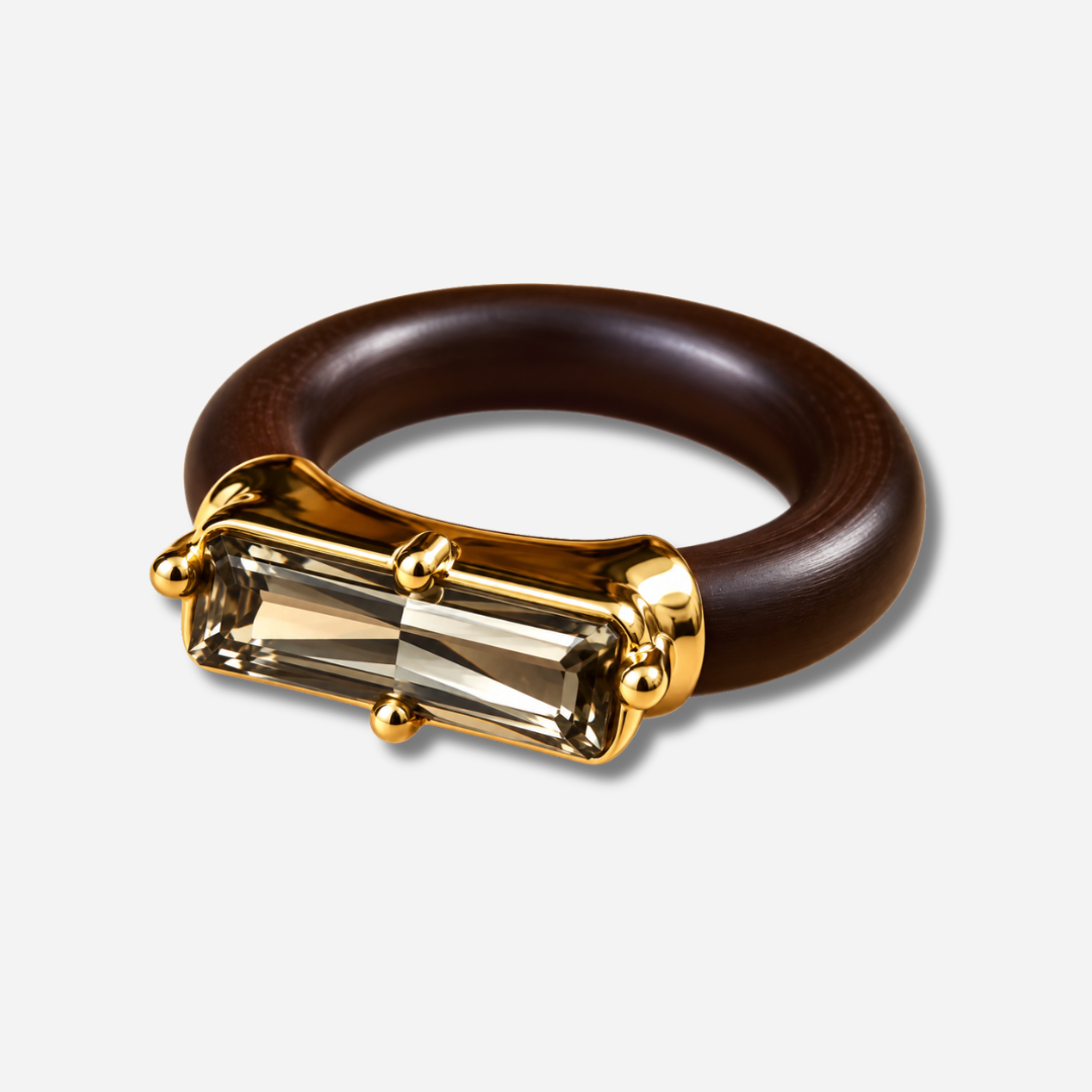 Bague Riva Kaki avec cristal rectangulaire facetté kaki, monture dorée et anneau marron