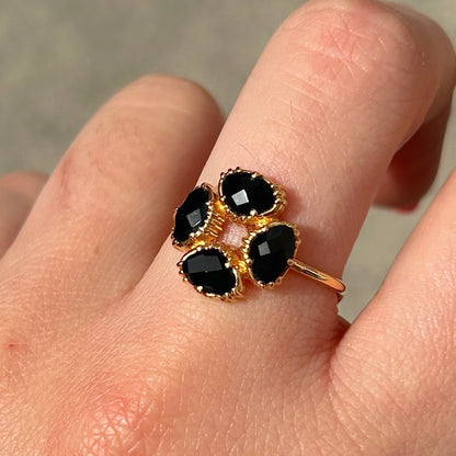 Bague pierre naturelle noire ronde dorée reglable femme