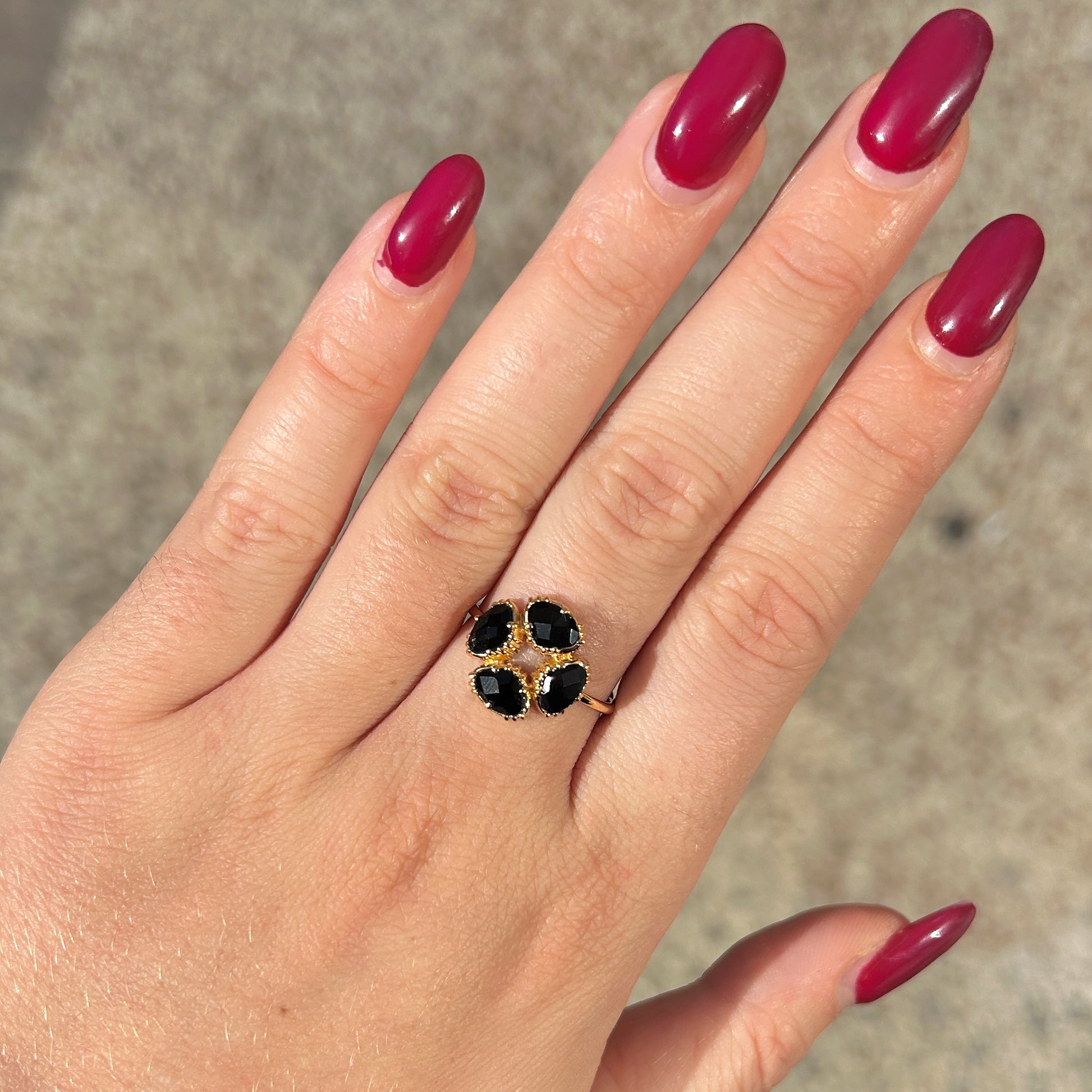 bague-ronde-spinellenoire-aufildelo-divinity-sete