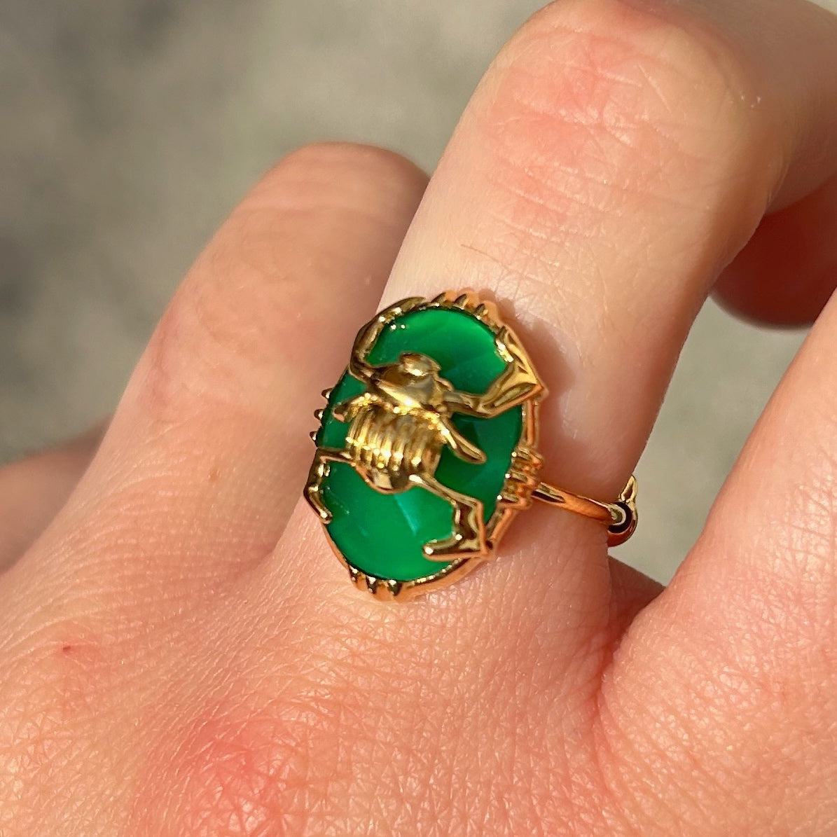 Bague scarabee pierre verte Au Fil de Lo