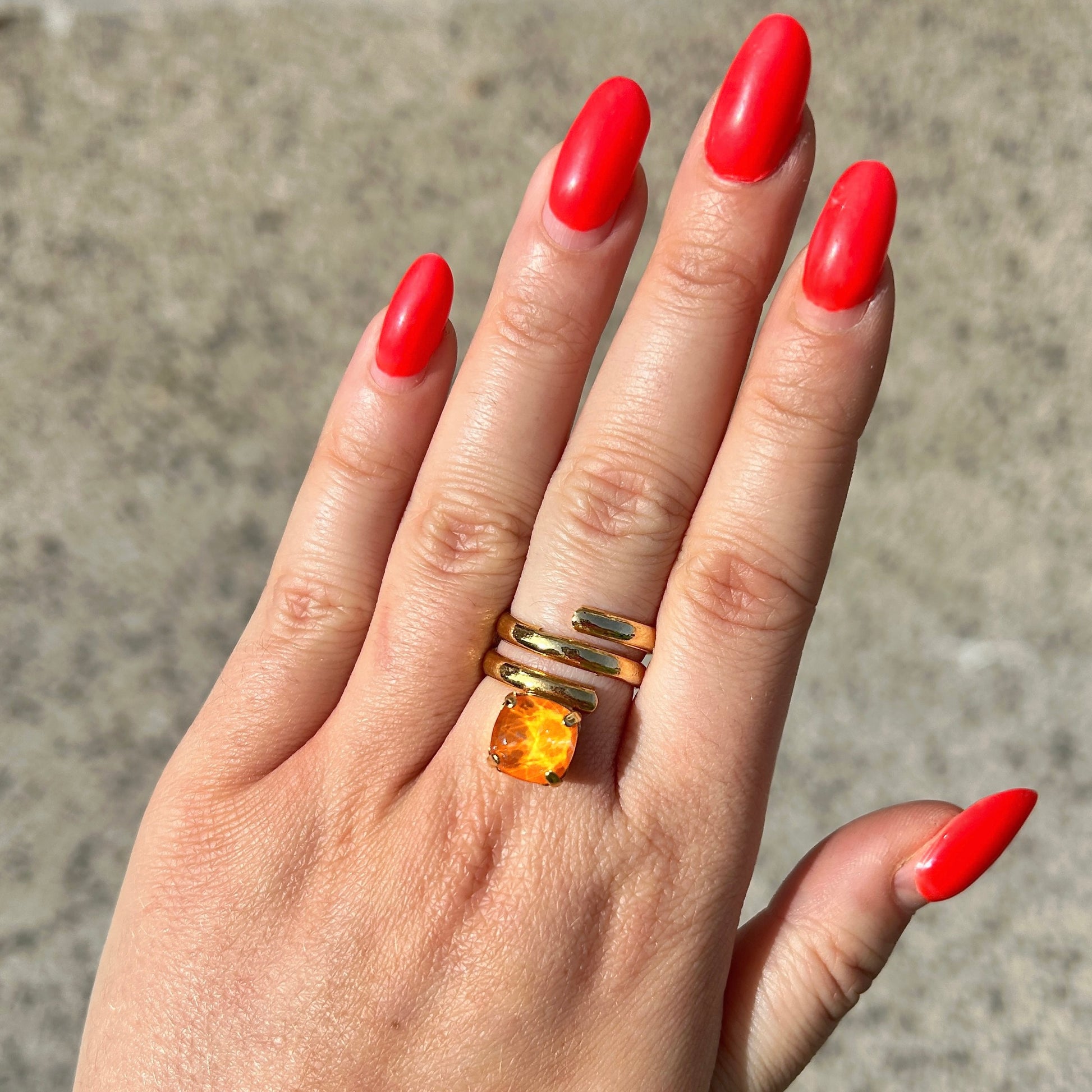 Bague dorée triple anneau pierre orange Crézus
